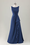 Vestido de dama de honor largo con volantes en línea A azul oscuro con abertura