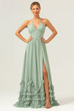 Vestido largo de dama de honor con volantes de corsé halter de salvia polvorienta con abertura