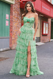 Vestido de fiesta largo con volantes sin tirantes floral verde de una línea con abertura
