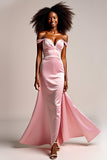 Vestido de fiesta largo de satén rosa con hombros descubiertos y abertura