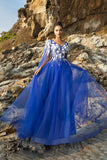 Vestido de noche de tul con apliques azul real