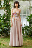 Vestido de fiesta de línea A sin tirantes con flores modelo 3d