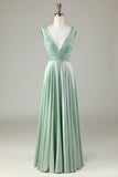 Vestido de dama de honor Matcha con cuello en V brillante con lentejuelas