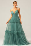 Vestido largo de dama de honor con tirantes finos de tul verde con tirantes de espagueti con volantes