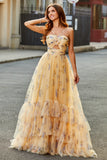 Vestido de fiesta largo largo con niveles de tul plisado halter de línea A amarillo con bordados