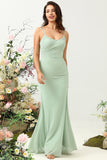 Vestido de dama de honor drapeado de sirena verde salvia