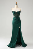 Vestido largo de fiesta con corsé de cuentas sin tirantes de sirena verde oscuro brillante con abertura