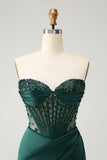 Vestido largo de fiesta con corsé de cuentas sin tirantes de sirena verde oscuro brillante con abertura
