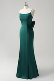 Tirantes de espagueti de sirena verde oscuro Vestido largo de dama de honor con volantes con lazo