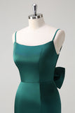 Tirantes de espagueti de sirena verde oscuro Vestido largo de dama de honor con volantes con lazo