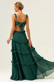 Vestido largo de dama de honor con volantes de gasa verde oscuro con una línea con hueco