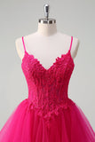 Apliques de color rosa intenso Corsé Tirantes de espagueti Una línea Vestido de fiesta con volantes en espiral
