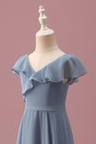 Vestido corto de dama de honor junior con cuello en V de gasa azul empolvado con mangas onduladas