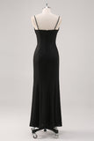 Vestido formal simple de tirantes negros con tirantes finos