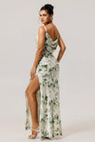 Vestido de dama de honor con cuello vuelto floral verde y abertura