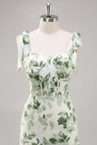 Flor verde Una línea Cuello cuadrado Vestido largo de dama de honor con volantes con abertura
