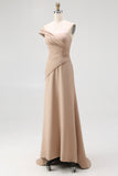 Vestido de gala caqui claro de un hombro ajustado plisado