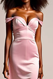 Vestido de fiesta largo de satén rosa con hombros descubiertos y abertura