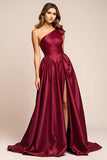 Elegante vestido de fiesta de satén de un hombro de un hombro de color burdeos elegante con abertura
