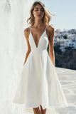 Vestido de graduación blanco con tirantes finos de línea A