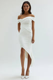 Vestido de graduación blanco de satén con vaina de hombro