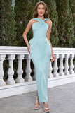 Vestido de dama de honor de satén azul cielo con correas cruzadas de sirena con abertura