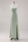 Vestido de dama de honor de un solo hombro verde salvia simple con abertura