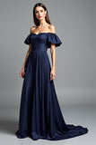 Vestido formal de línea fruncido azul marino con hombros descubiertos