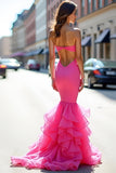 Vestido de fiesta con volantes sin tirantes de sirena fucsia