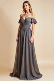 A Line Steel Grey Off The Shoulder Vestido largo de dama de honor fruncido
