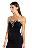 Vestido corto negro ajustado sin tirantes
