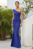 Vestido formal largo sirena de satén azul mate de un solo hombro