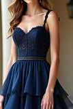 Vestido de fiesta largo con tirantes de espagueti de línea A azul marino con volantes