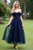Vestido formal azul marino con hombros descubiertos A Line