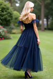 Vestido formal azul marino con hombros descubiertos A Line