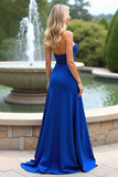 Vestido formal de crepé sin tirantes azul real con abertura