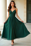 Vestido formal largo largo de encaje con tirantes de espagueti verde oscuro de una línea