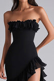 Vestido formal palabra de honor sin tirantes negro con volantes y abertura