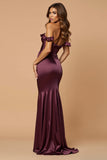Vestido formal largo morado con abertura