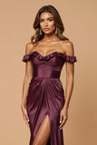 Vestido formal largo morado con abertura