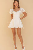 A Line Vestido corto de graduación blanco de manga corta de encaje