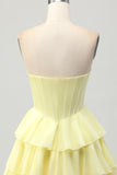 Vestido de regreso a casa con corsé escalonado sin tirantes amarillo de una línea con abalorios