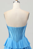 Corsé azul escalonado Una línea Vestido corto de regreso a casa sin tirantes