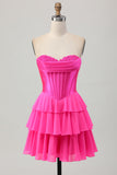 Corsé sin tirantes fucsia Tiered A Line Vestido corto de regreso a casa