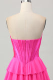 Corsé sin tirantes fucsia Tiered A Line Vestido corto de regreso a casa