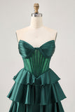 Vestido de fiesta corto con corsé verde sin tirantes y cuentas
