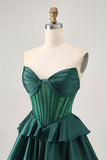 Vestido de fiesta corto con corsé verde sin tirantes y cuentas