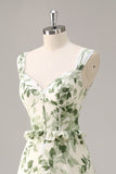 Corsé de flores verdes Un vestido de dama de honor de línea con volantes