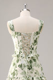 Corsé de flores verdes Un vestido de dama de honor de línea con volantes