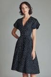 A Line Vestido Con Escote En V Negro Blanco De Lunares Con Manga Corta